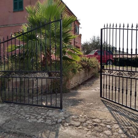 Abruzzocasacampagna Collecorvino - Monolocale Con Mini-Cucina, Giardino E Parcheggio Villa Exterior foto