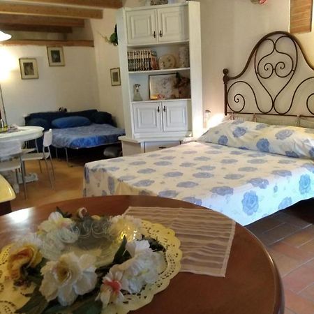 Abruzzocasacampagna Collecorvino - Monolocale Con Mini-Cucina, Giardino E Parcheggio Villa Exterior foto