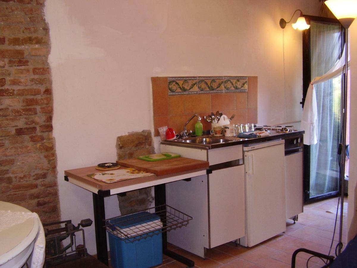 Abruzzocasacampagna Collecorvino - Monolocale Con Mini-Cucina, Giardino E Parcheggio Villa Exterior foto