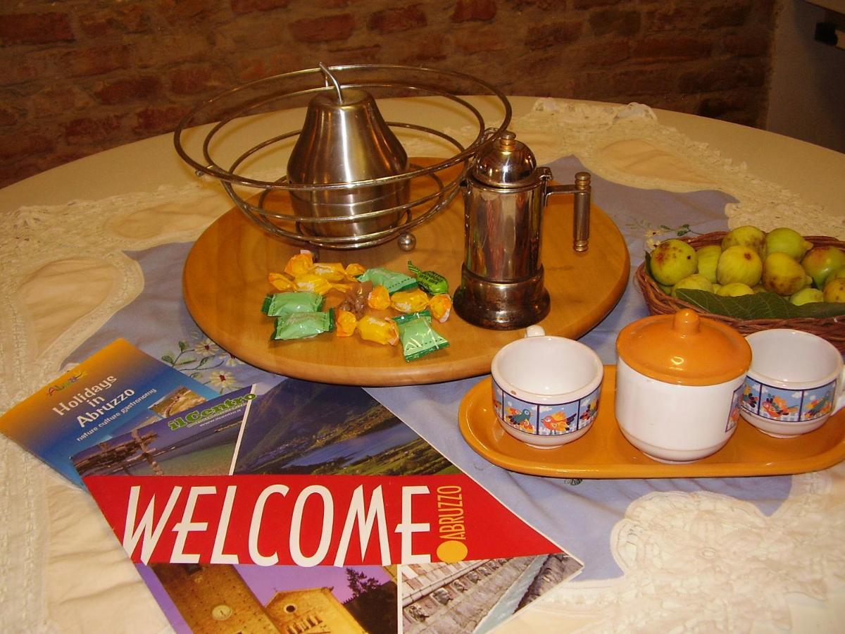 Abruzzocasacampagna Collecorvino - Monolocale Con Mini-Cucina, Giardino E Parcheggio Villa Exterior foto